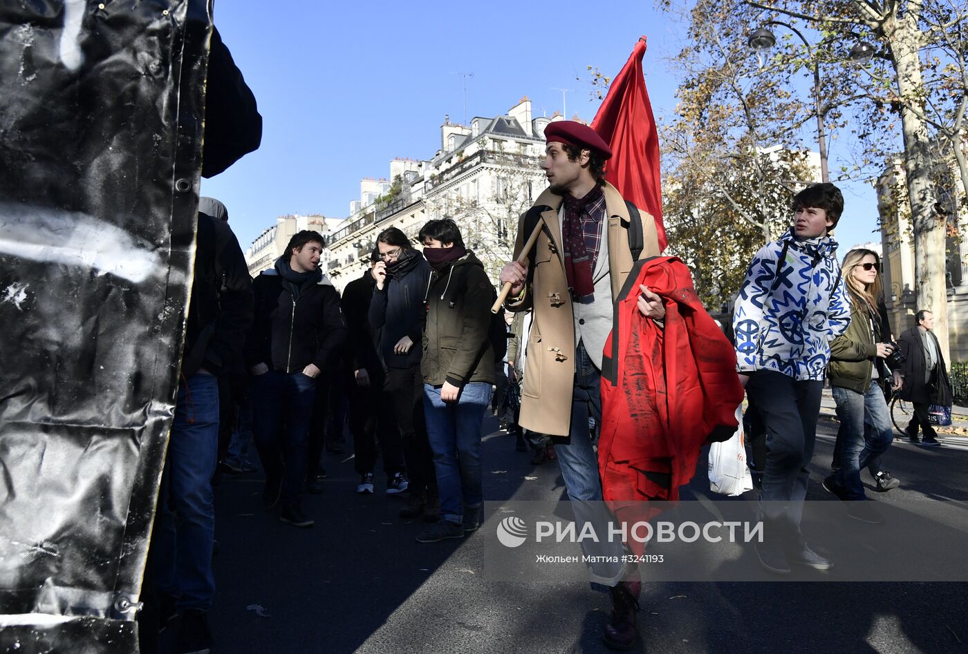 Акция против реформы образования в Париже