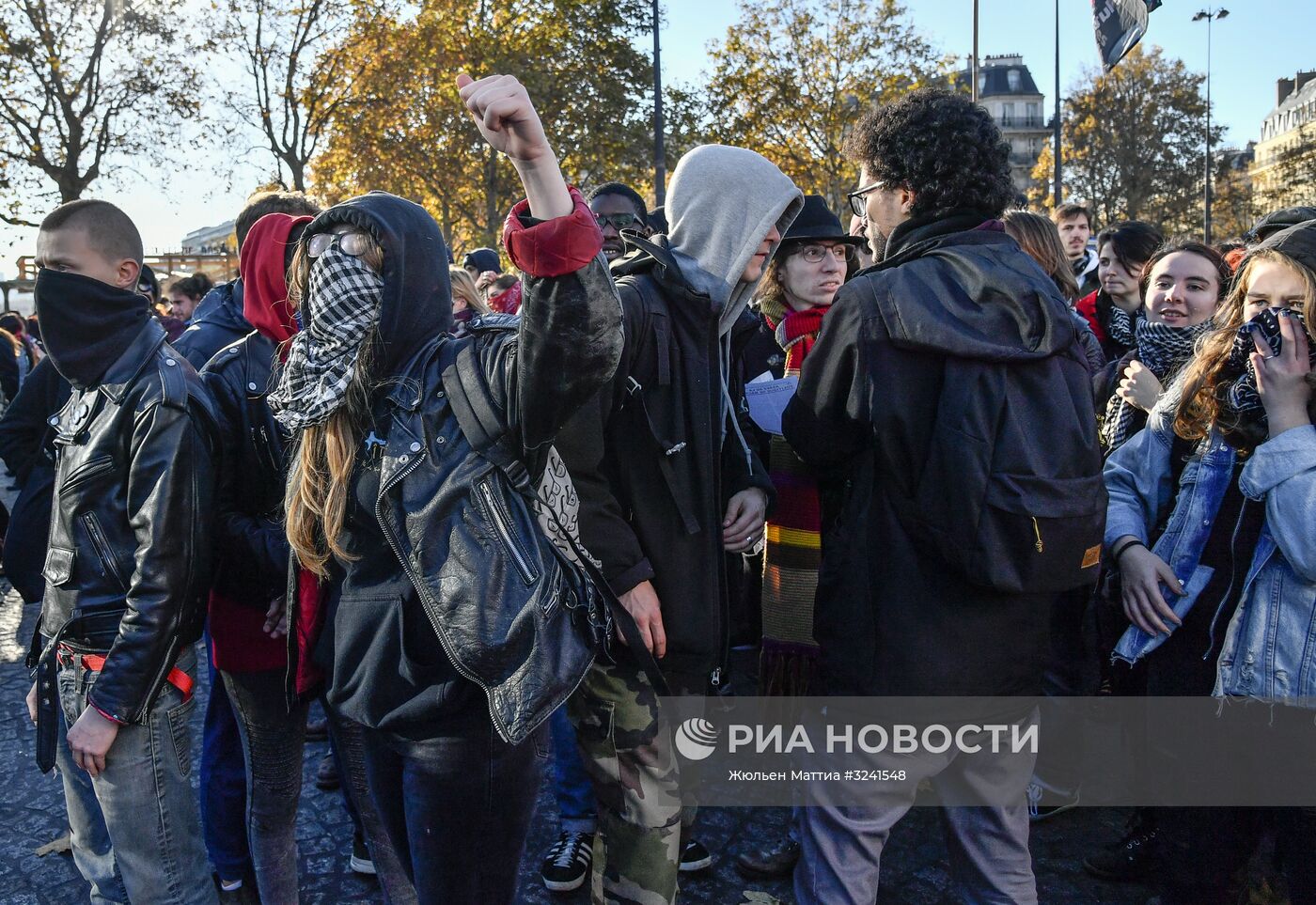 Акция против реформы образования в Париже