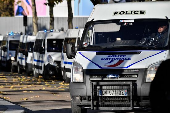 Акция против реформы образования в Париже