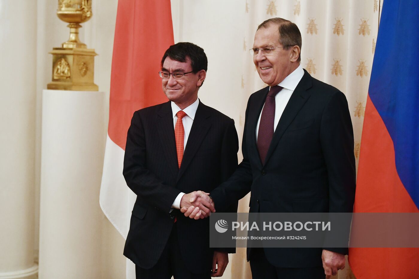 Встреча глав МИД РФ и Японии С. Лаврова и Т. Коно