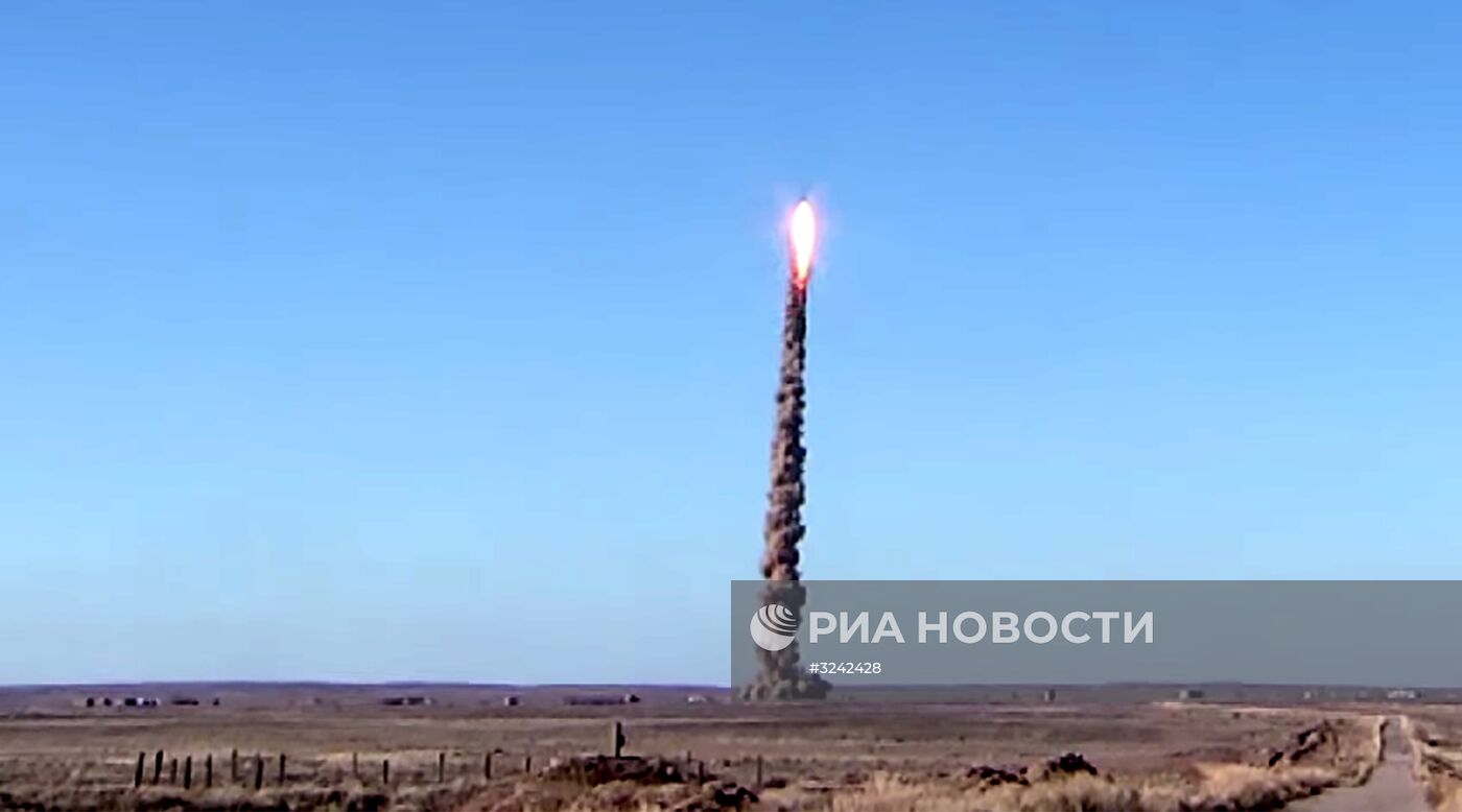Пуск модернизированной противоракеты системы ПРО на полигоне Сары-Шаган