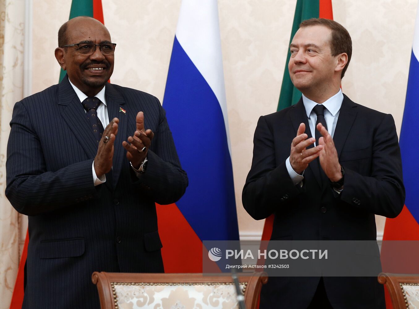 Премьер-министр РФ Д. Медведев встретился с президентом Республики Судан О. Баширом