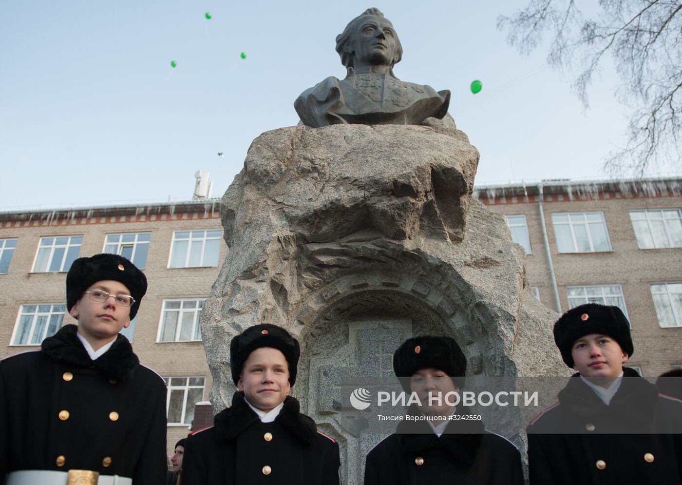 Открытие памятника Суворову в Томске