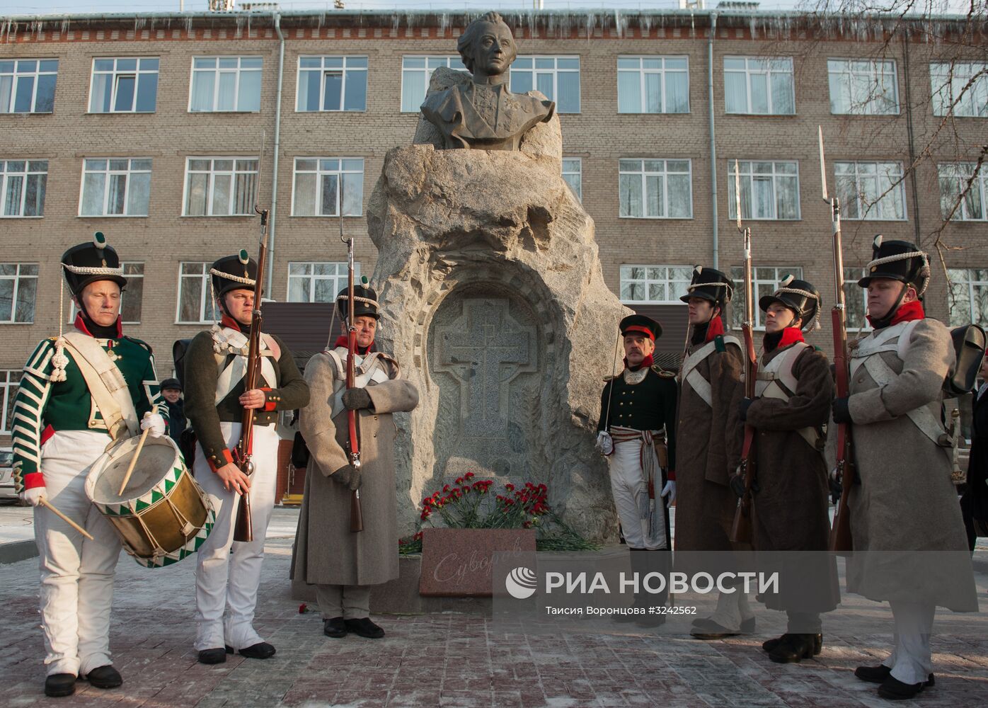 Открытие памятника Суворову в Томске