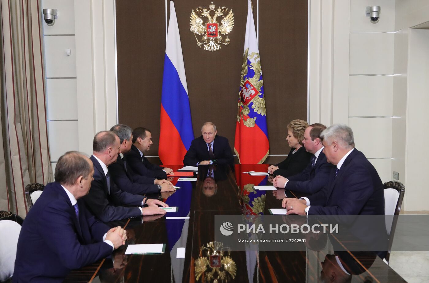 Президент РФ В. Путин провел заседание Совбеза РФ