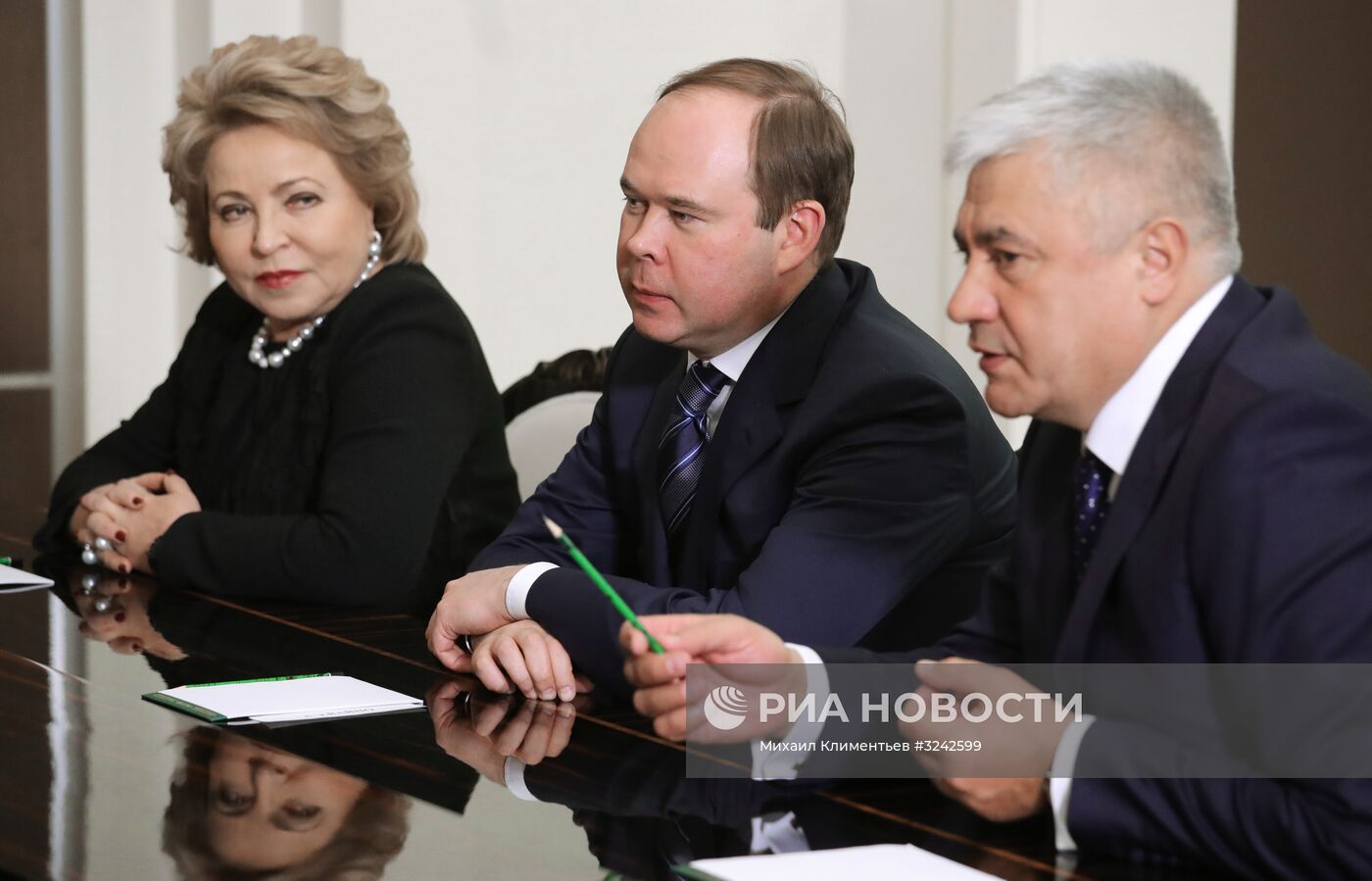 Президент РФ В. Путин провел заседание Совбеза РФ