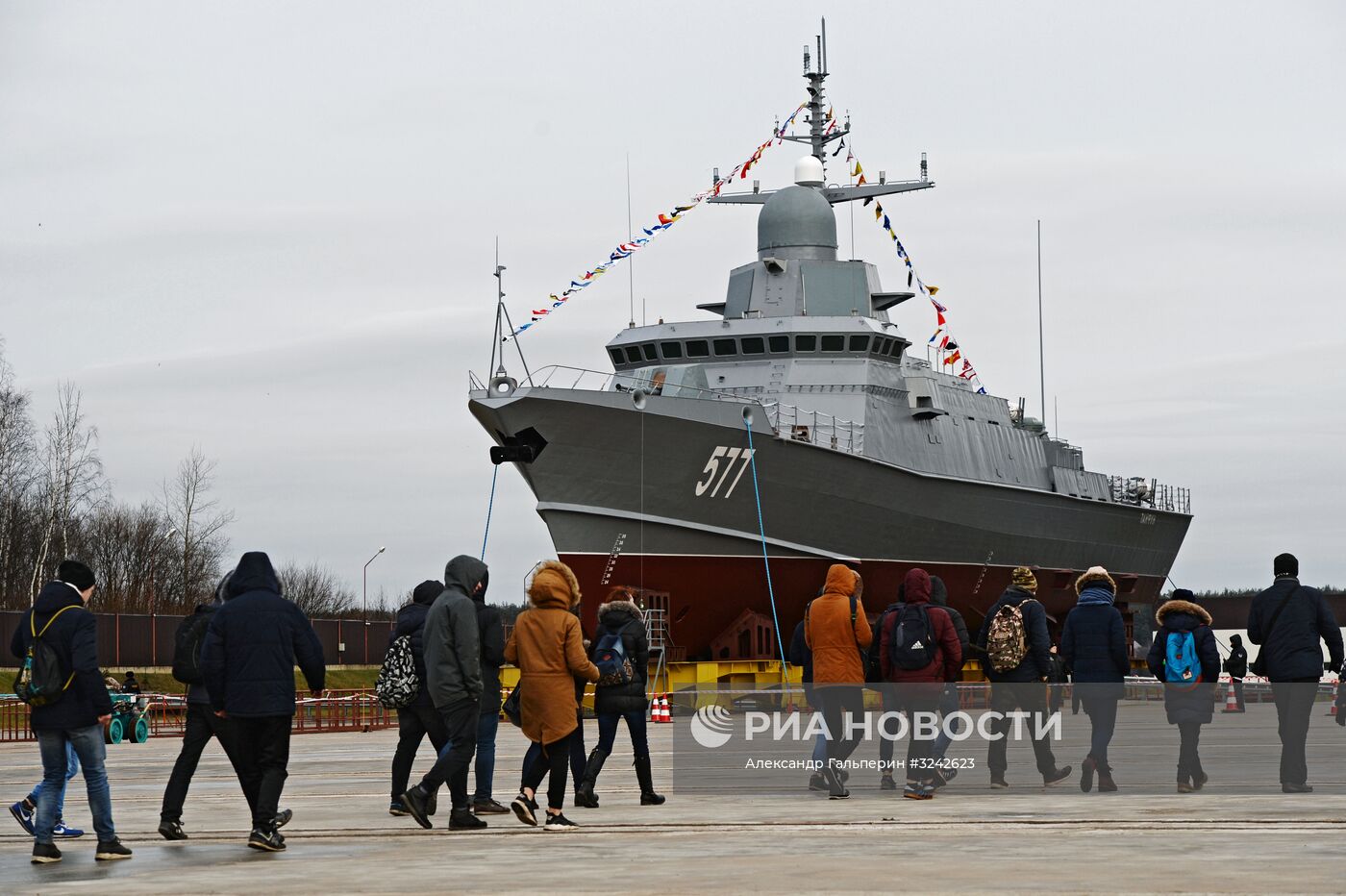 Спуск на воду первого серийного малого ракетного корабля "Тайфун" проекта 22800