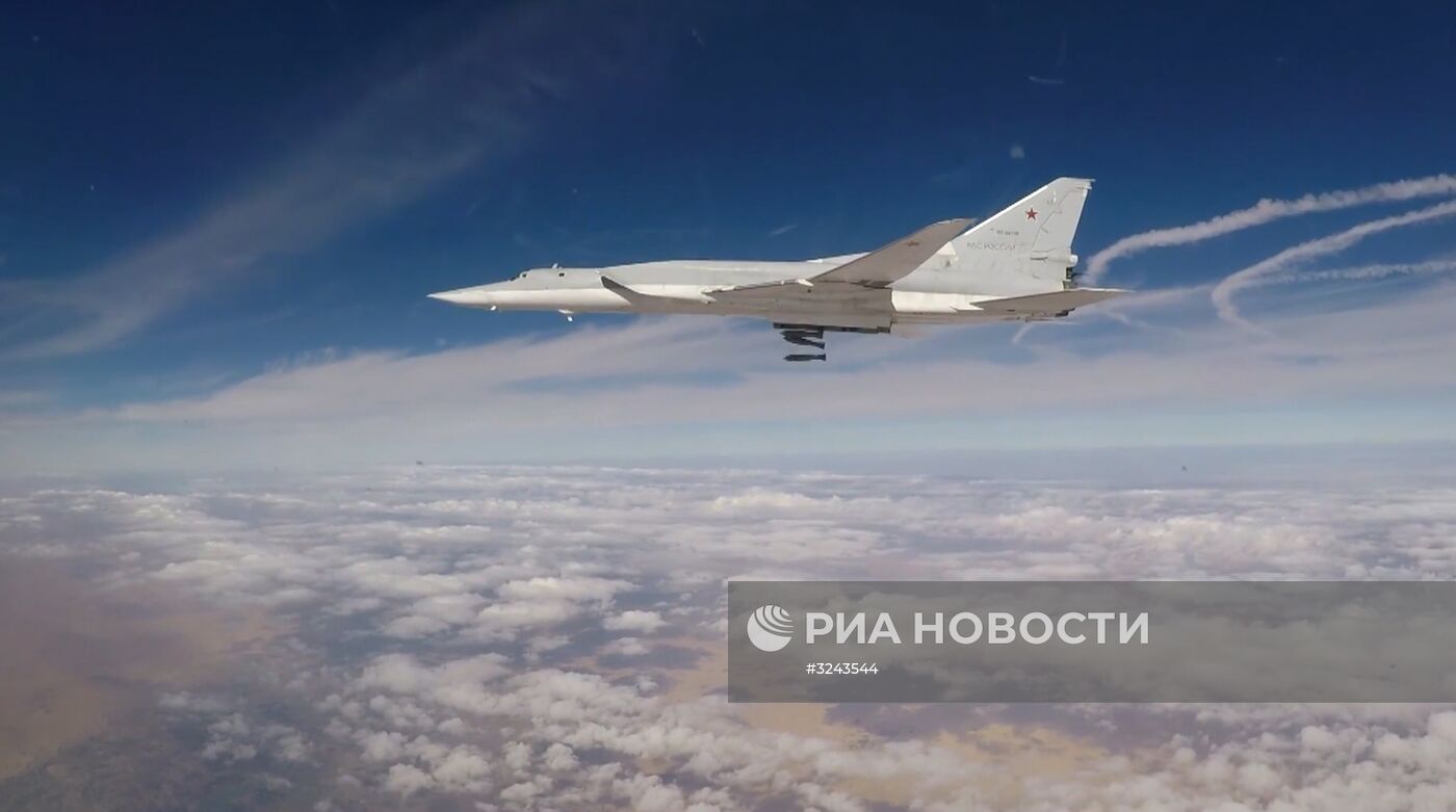 Шесть бомбардировщиков Ту-22М3 нанесли удар по объектам террористов в Сирии