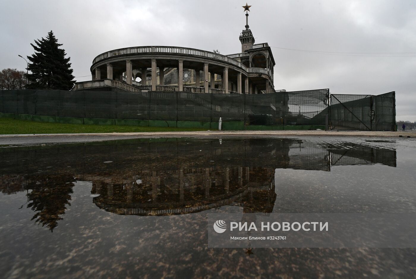 Северный речной вокзал в Москве