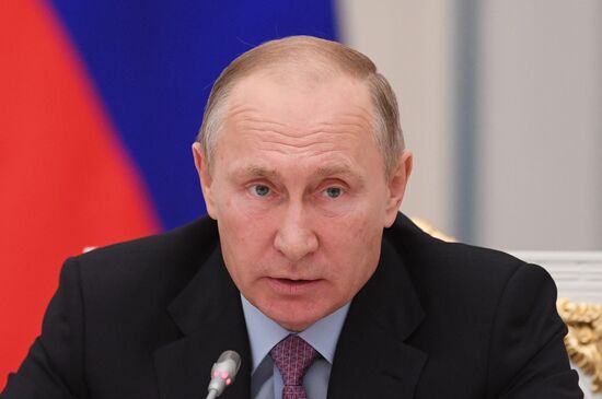 Президент РФ В. Путин провел заседание Координационного совета