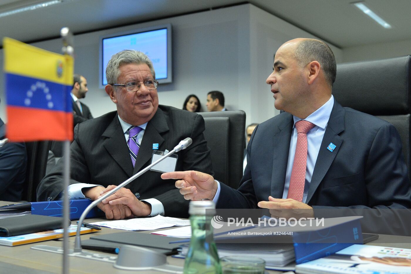 Заседание Организации стран-экспортеров нефти (ОПЕК)