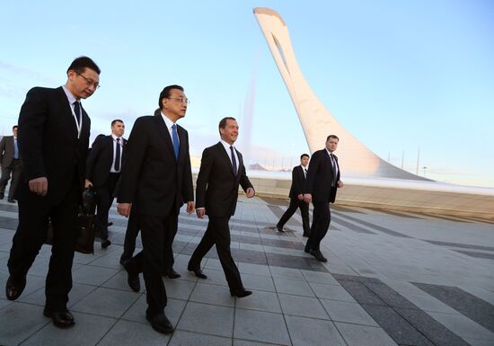 Премьер-министр РФ Д. Медведев встретился с премьером Госсовета КНР Ли Кэцяном