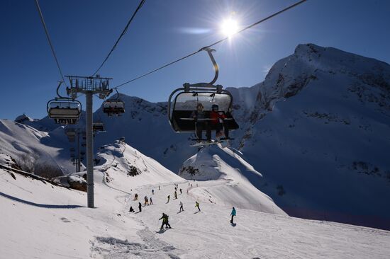 Открытие горнолыжного сезона на курорте "Горки Город" в Сочи