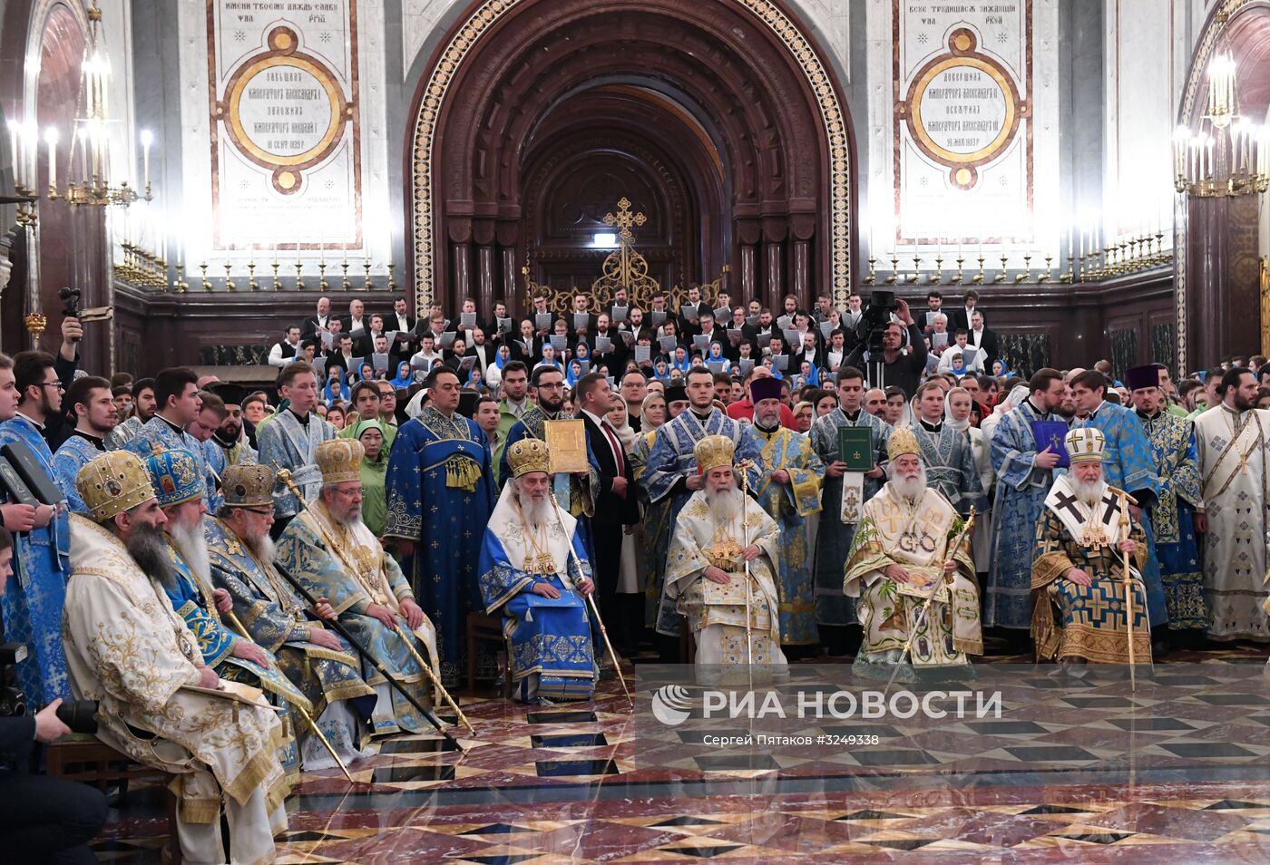 Божественная литургия в Кафедральном Соборном Храме Христа Спасителя