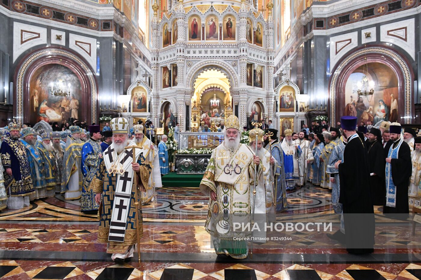 Божественная литургия в Кафедральном Соборном Храме Христа Спасителя