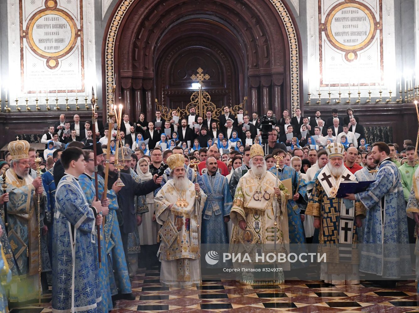 Божественная литургия в Кафедральном Соборном Храме Христа Спасителя