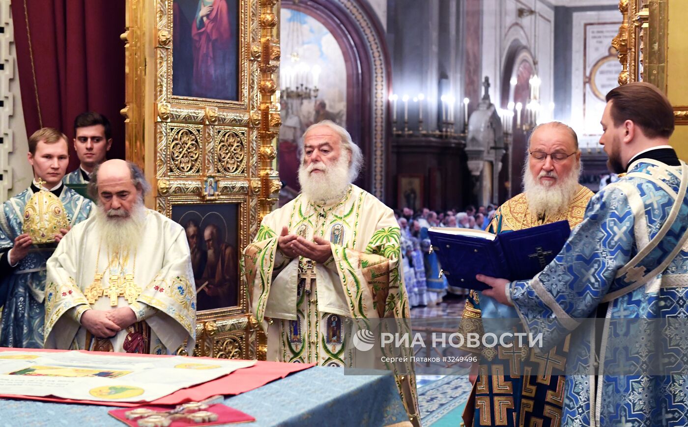 Божественная литургия в Кафедральном Соборном Храме Христа Спасителя