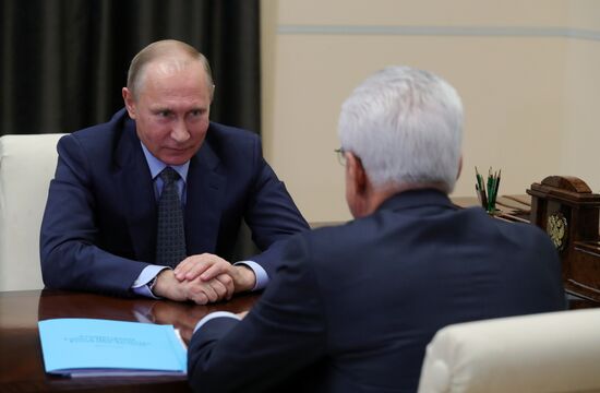 Президент РФ В. Путин встретился с врио главы Дагестана В. Васильевым