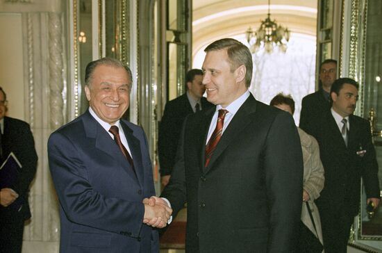 Визит премьер-министра РФ М.Касьянова в Румынию