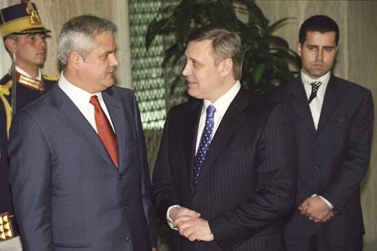 Визит премьер-министра РФ М.Касьянова в Румынию