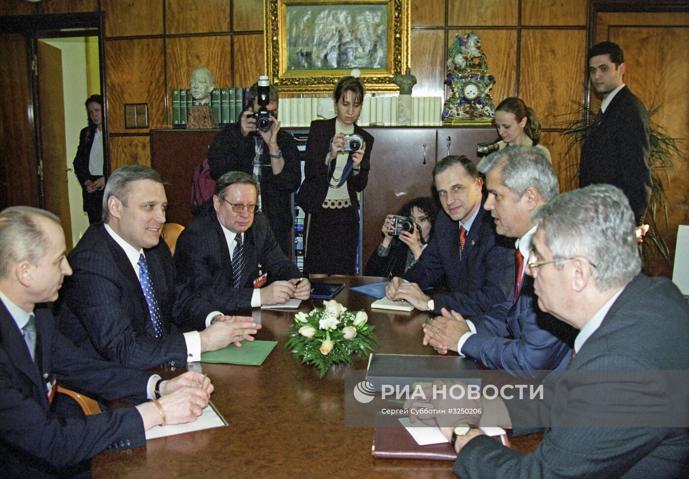 Визит премьер-министра РФ М.Касьянова в Румынию