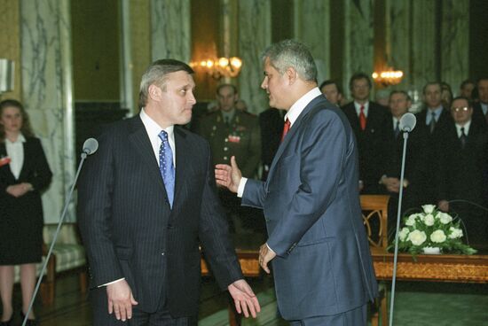 Визит премьер-министра РФ М.Касьянова в Румынию