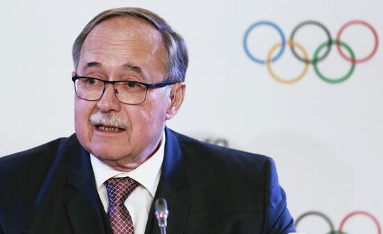 Российским спортсменам разрешили участвовать в ОИ-2018 под нейтральным флагом