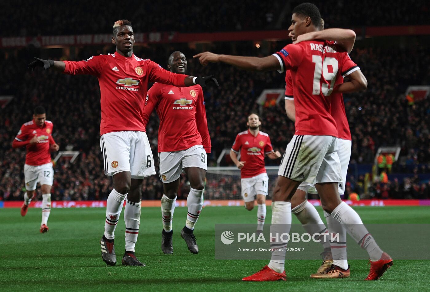 Футбол. Лига чемпионов. Матч "Манчестер Юнайтед" - ЦСКА