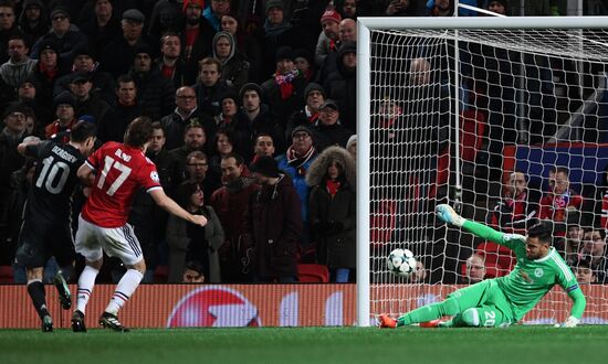 Футбол. Лига чемпионов. Матч "Манчестер Юнайтед" - ЦСКА