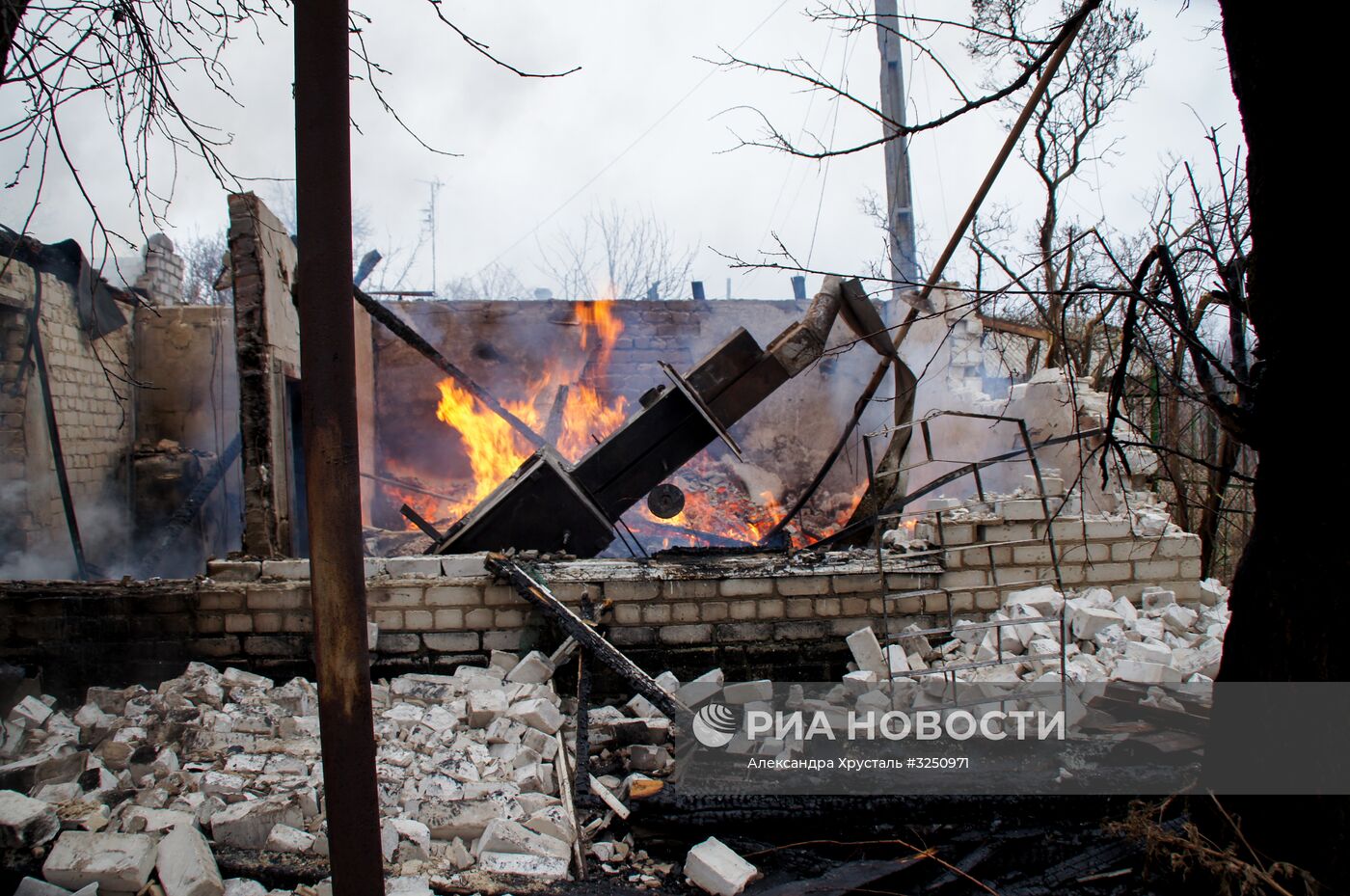 Последствия обстрела в Луганской области | РИА Новости Медиабанк