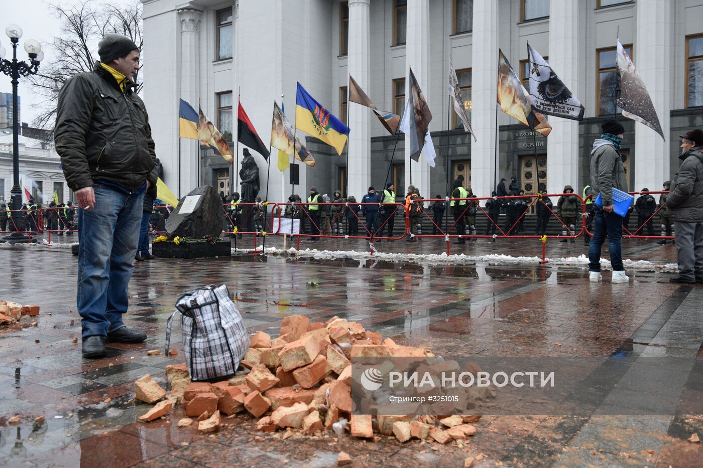 Сторонники М. Саакашвили разбили палаточный городок в центре Киева