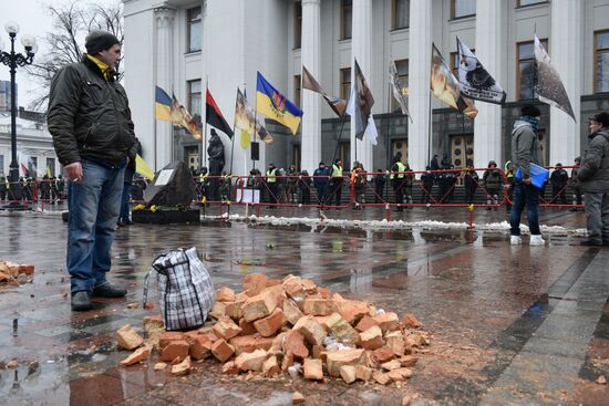 Сторонники М. Саакашвили разбили палаточный городок в центре Киева
