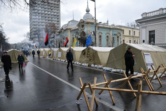 Сторонники М. Саакашвили разбили палаточный городок в центре Киева