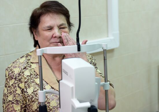 Бионический глаз установили пациентке в научно-клиническом центре отоларингологии РФ