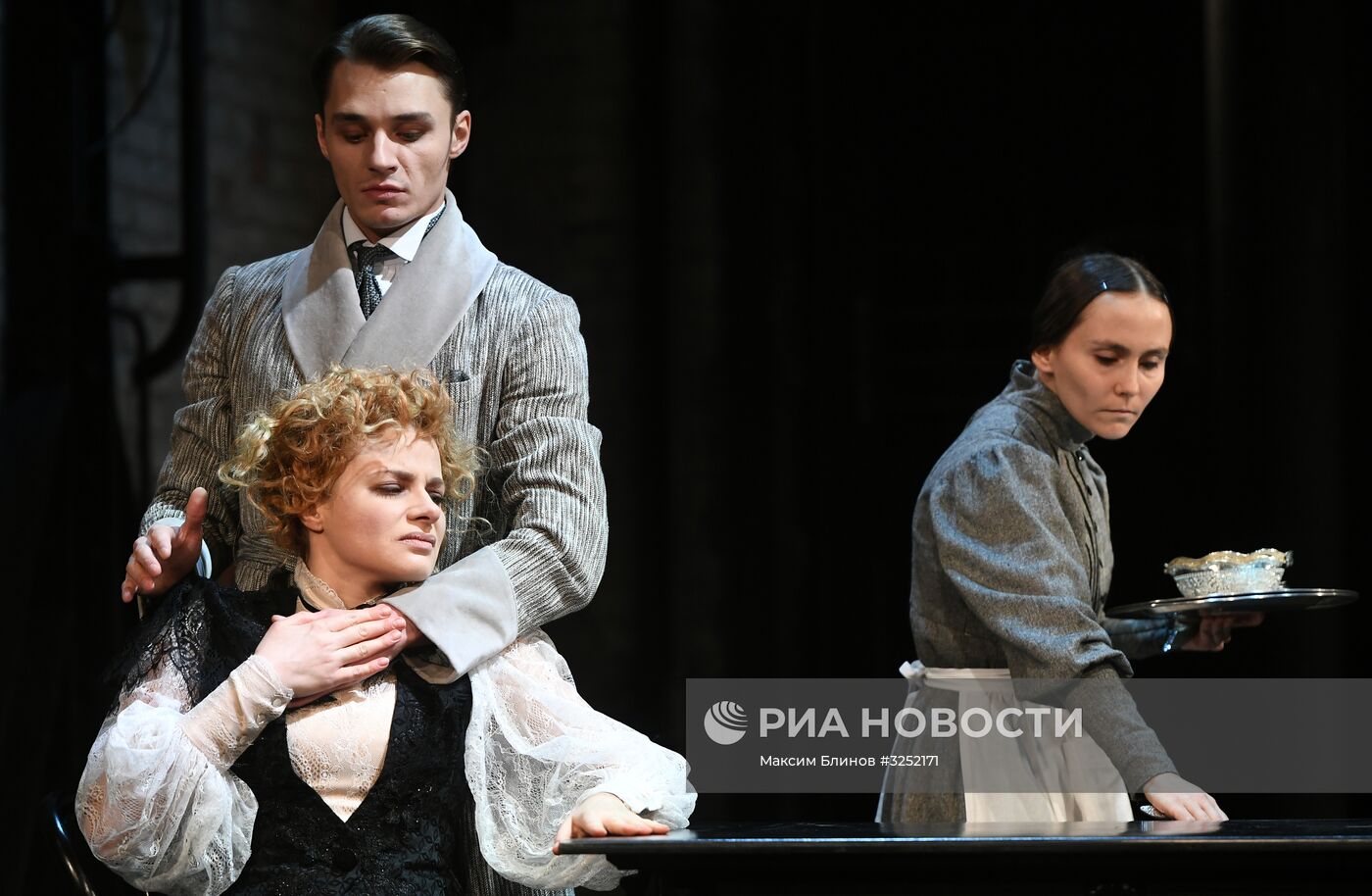 Показ спектакля "Стефан Цвейг. Новеллы" в театре Вахтангова