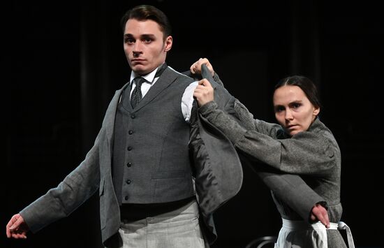 Показ спектакля "Стефан Цвейг. Новеллы" в театре Вахтангова