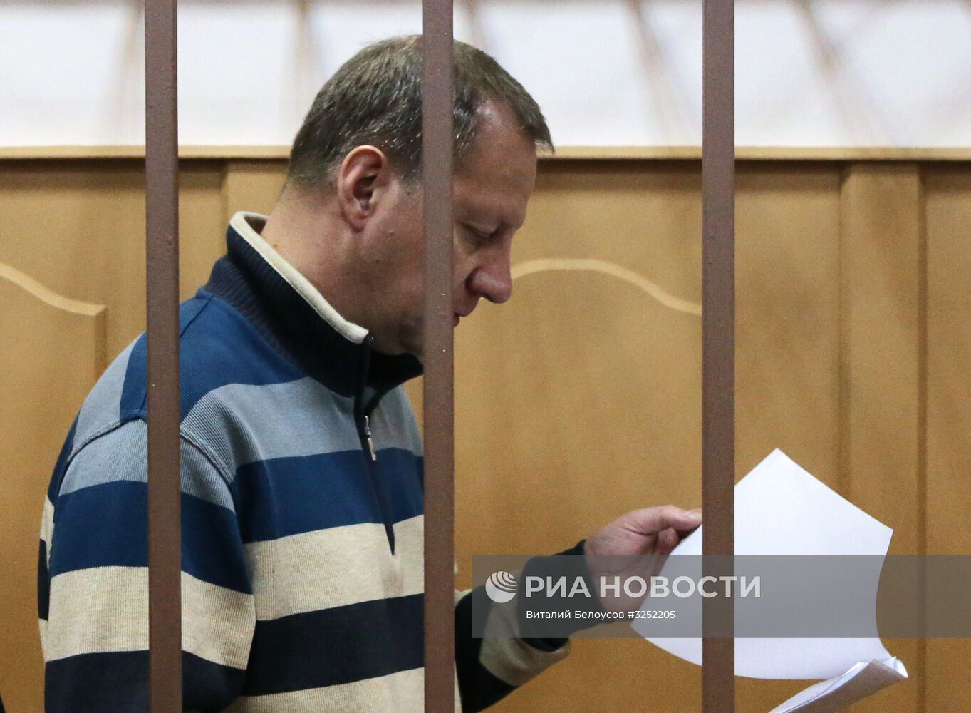 Рассмотрение ходатайства следствия об аресте П. Гришина и О. Мазура в Басманном суде