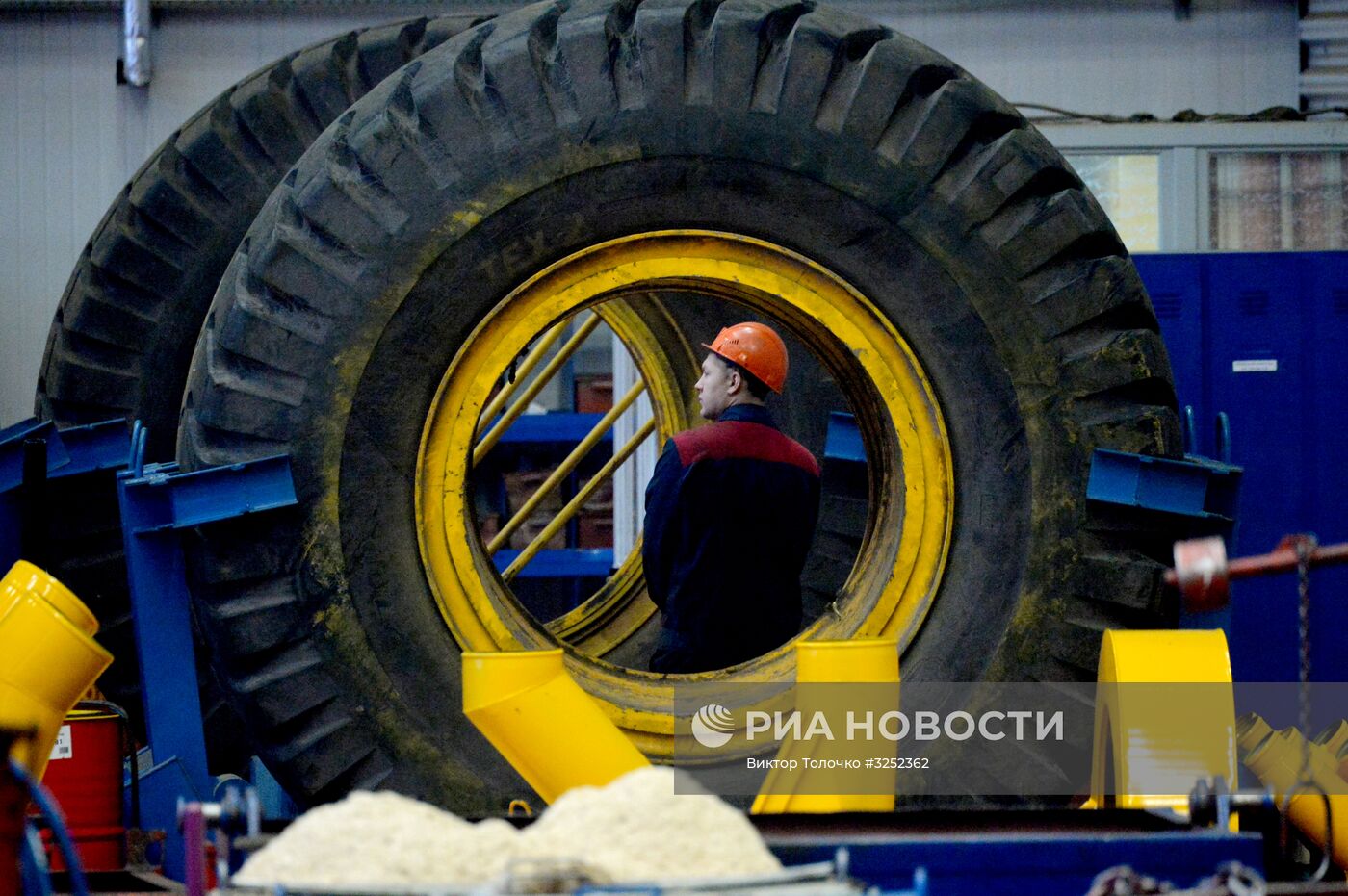 Производство большегрузных самосвалов на заводе БелАЗ