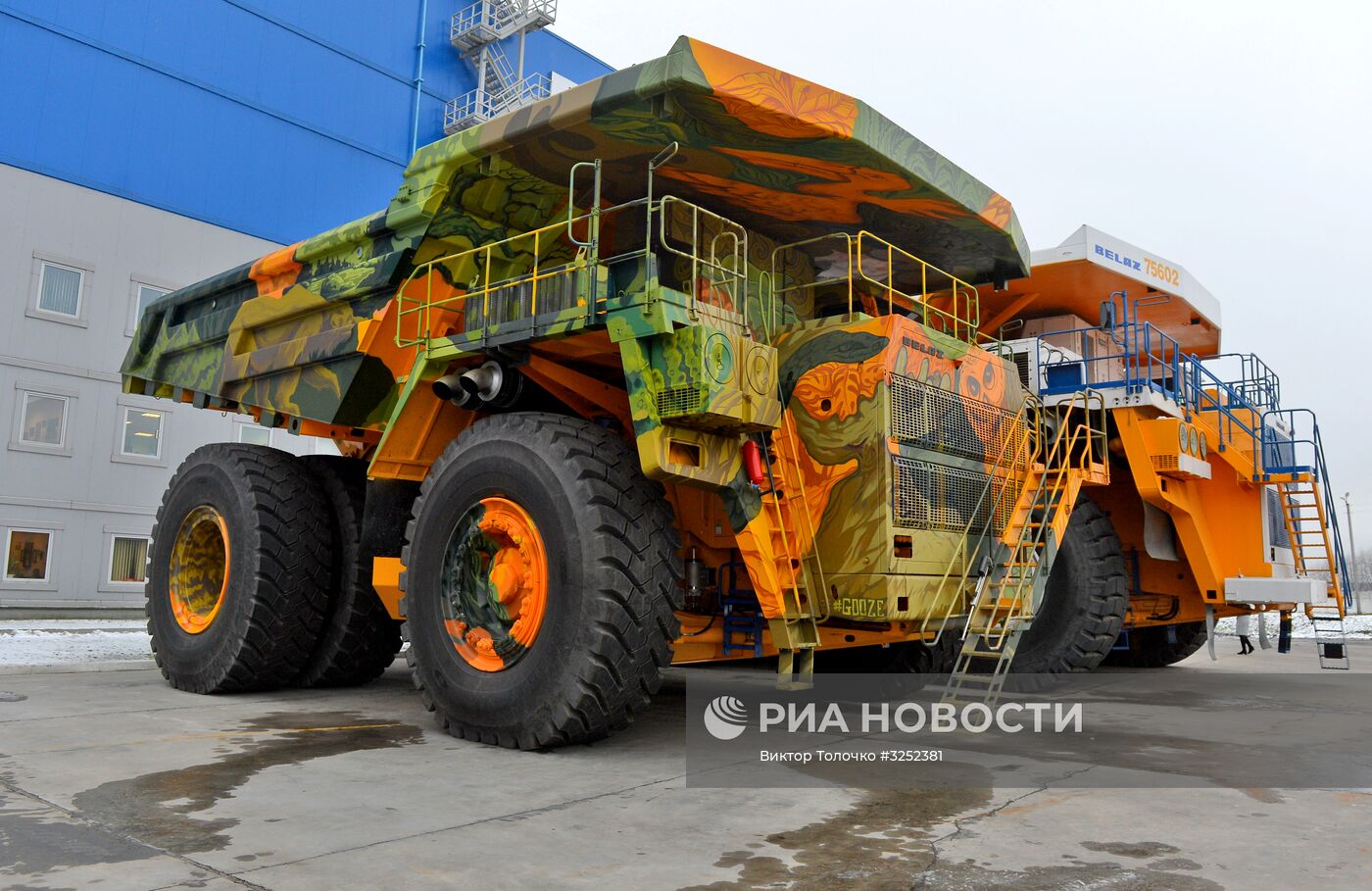 Производство большегрузных самосвалов на заводе БелАЗ