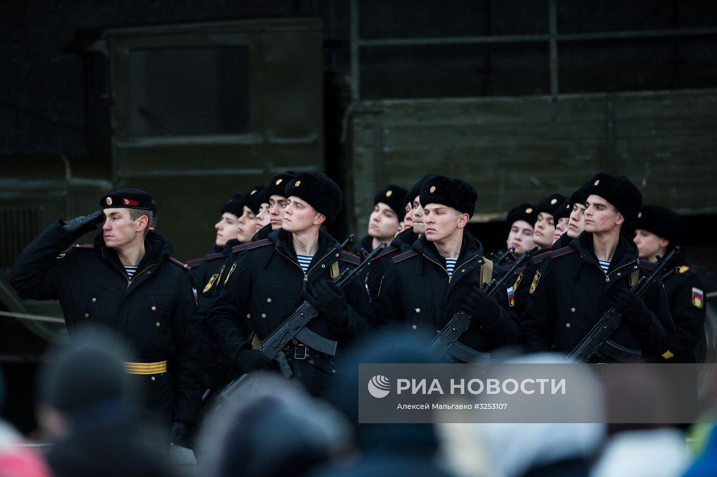 Прием присяги бойцами бригады морской пехоты ЧФ в Севастополе