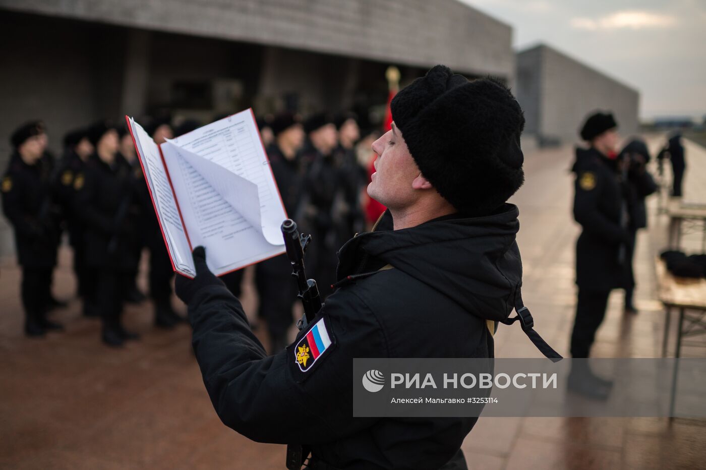 Прием присяги бойцами бригады морской пехоты ЧФ в Севастополе