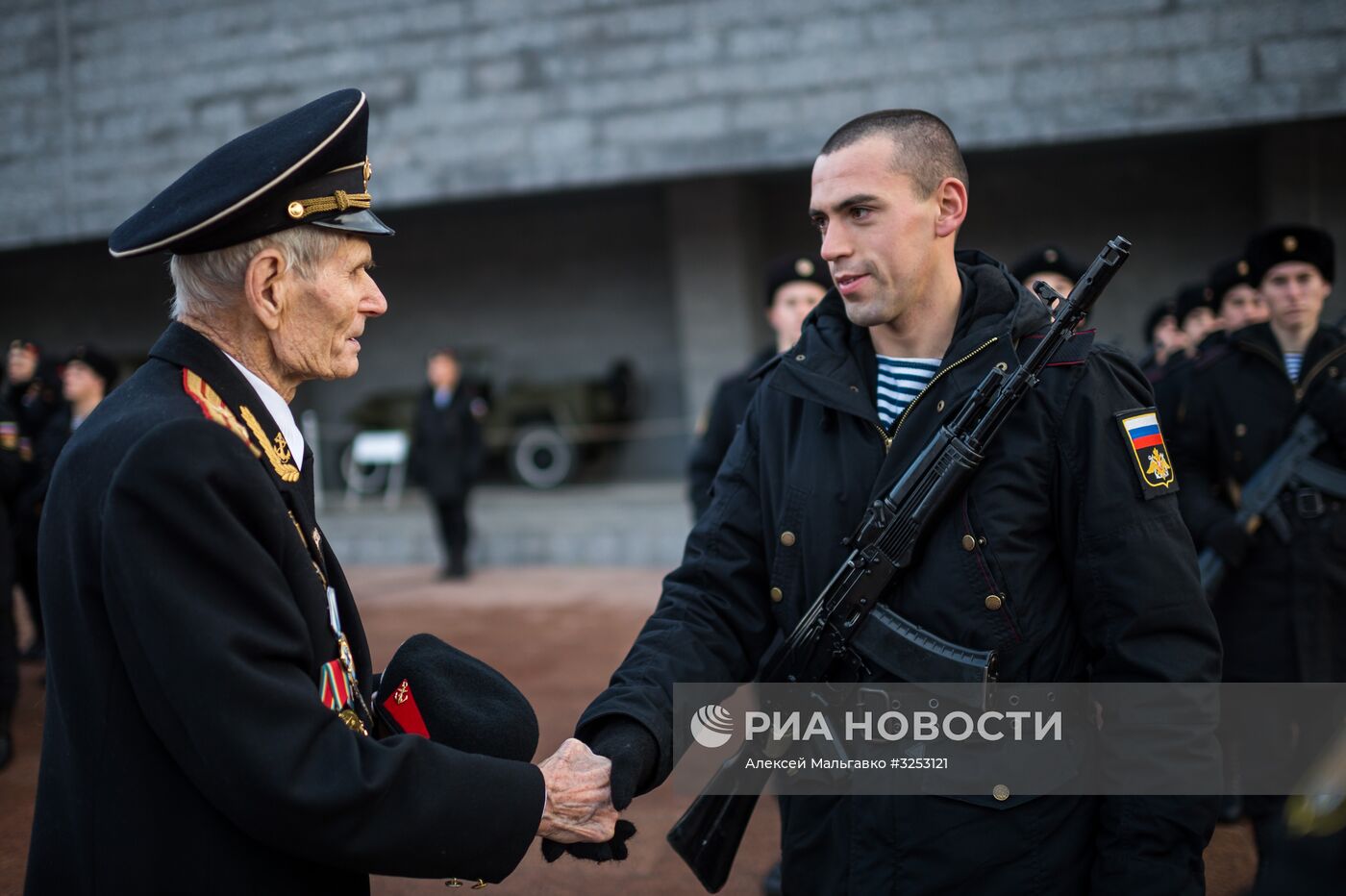 Прием присяги бойцами бригады морской пехоты ЧФ в Севастополе