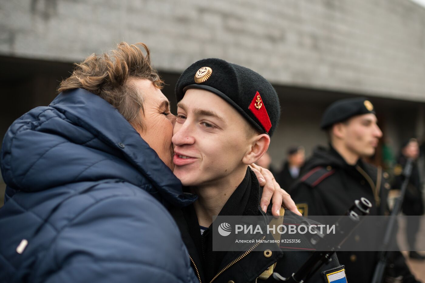 Прием присяги бойцами бригады морской пехоты ЧФ в Севастополе