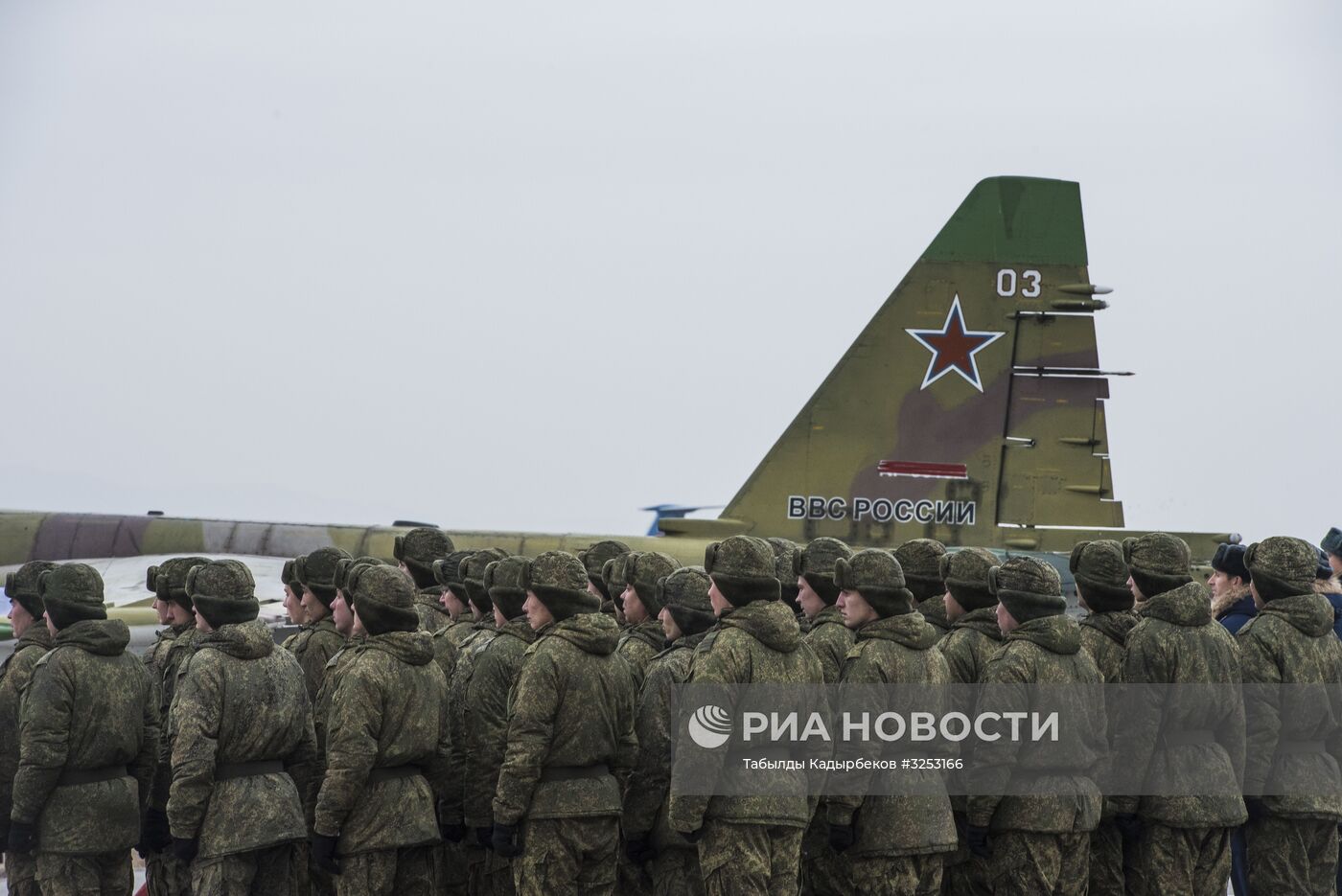 Су-25 российской авиабазы "Кант" в Киргизии присвоено имя Героя Советского Союза летчика И. Таранчиева