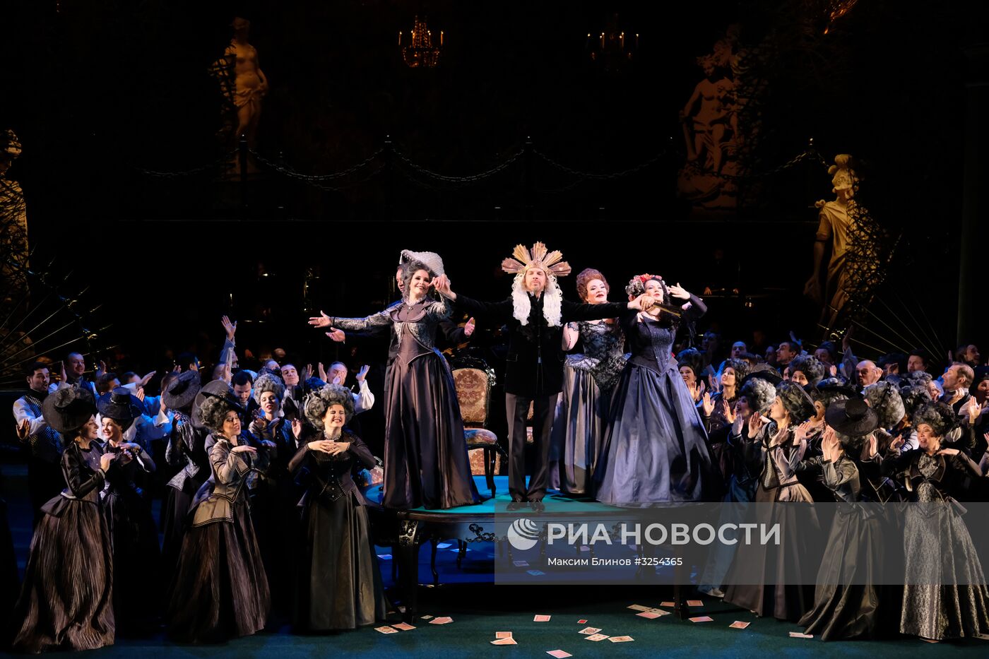 Новая версия спектакля "Пиковая дама" в театре "Геликон-опера"