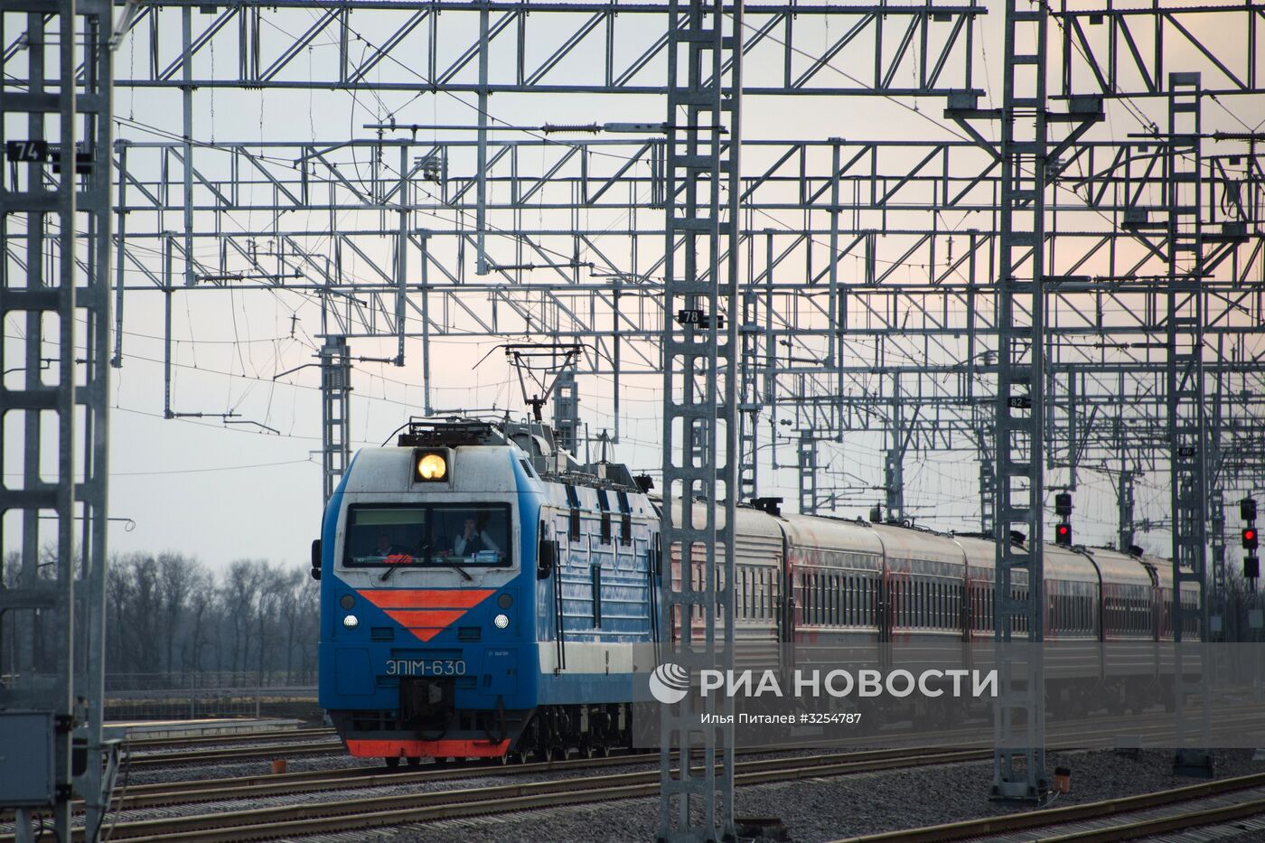 Запуск пассажирских поездов в объезд Украины