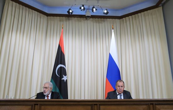 Встреча глав МИД РФ и Ливии С. Лаврова и М. Сиялы