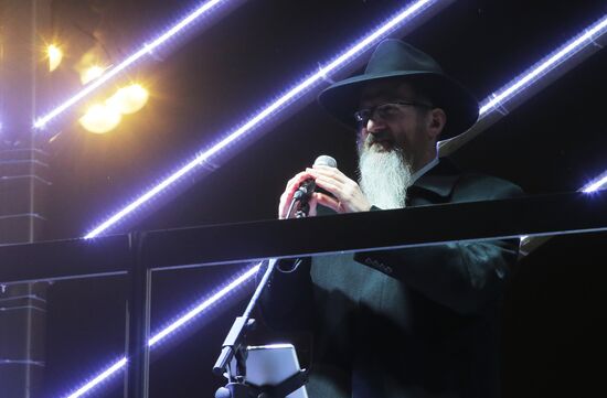 Церемония зажжения ханукальной свечи в Москве