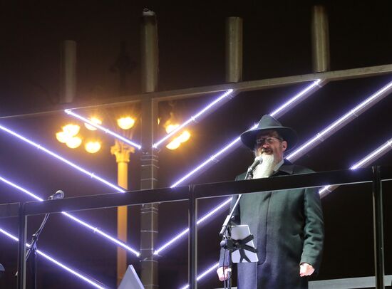 Церемония зажжения ханукальной свечи в Москве