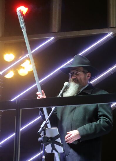 Церемония зажжения ханукальной свечи в Москве